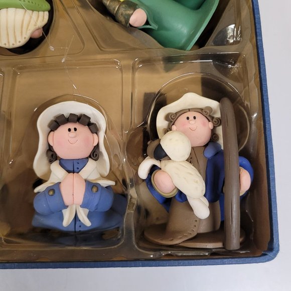Nativity Christmas Set 7 Clay Figure Ornaments BAF 2004 Felt Box Manger - Picture 4 of 9